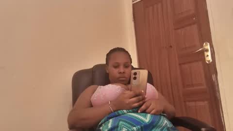 Snapshot of sexylily25 chatting on October 15, 1:50 am lily online show from October 15, 1:50 am