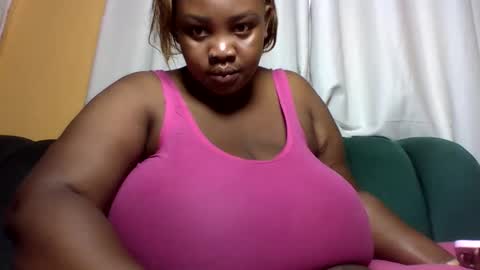 Snapshot of sexylo52 chatting on June 7, 9:46 am sexylo52 online show from June 7, 9:46 am