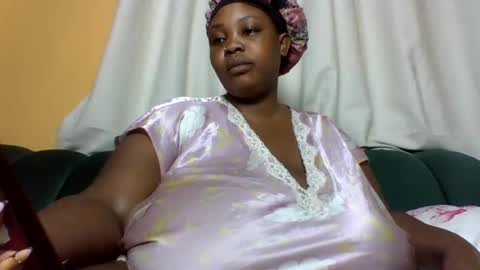 Snapshot of sexylo52 chatting on July 5, 10:11 am sexylo52 online show from July 5, 10:11 am