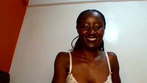 sexylucia5 online show from May 28, 10:40 pm
