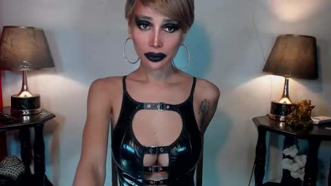 Snapshot of sexylusty2258 chatting on May 28, 2:31 am Queen Sofia online show from May 28, 2:31 am