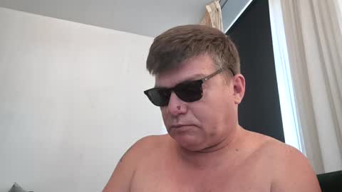 Snapshot of sexymaikel69 chatting on June 27, 9:47 am sexymaikel69 online show from June 27, 9:47 am