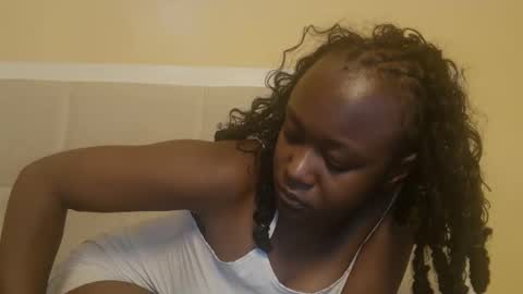 Snapshot of sexymia56 chatting on September 16, 6:36 am Miss mia online show from September 16, 6:36 am