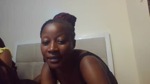 Snapshot of sexymia56 chatting on October 15, 9:37 pm Miss mia online show from October 15, 9:37 pm