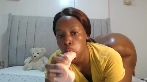 sexymonalisa1 online show from March 28, 6:02 am