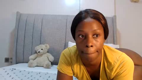 Snapshot of sexymonalisa1 chatting on June 26, 6:07 am sexymonalisa1 online show from June 26, 6:07 am