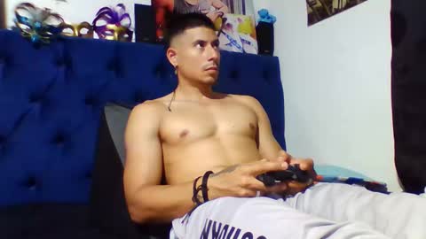 Snapshot of sexynative4u chatting on February 13, 4:36 pm sexynative4u online show from February 13, 4:36 pm