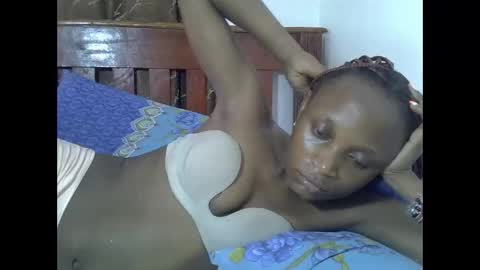 Snapshot of sexypetite4 chatting on March 19, 10:41 am SHARON online show from March 19, 10:41 am