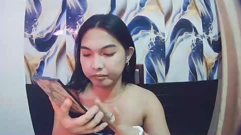 Snapshot of sexypetiteraine chatting on April 22, 12:39 pm sexypetiteraine online show from April 22, 12:39 pm