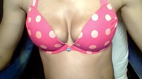 sexypussy000 online show from February 18, 4:41 am