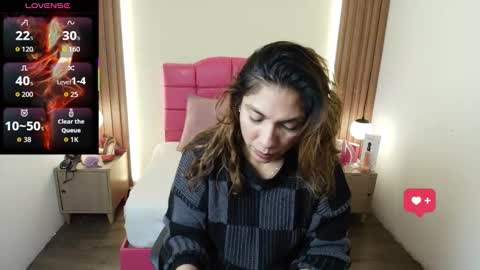 Snapshot of sexyrachel_ chatting on February 27, 7:47 pm R A C H E L online show from February 27, 7:47 pm