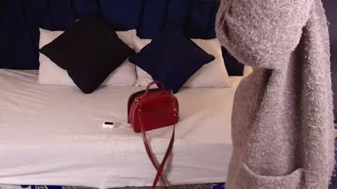 Snapshot of sexyrachel_ chatting on March 13, 12:01 pm R A C H E L online show from March 13, 12:01 pm
