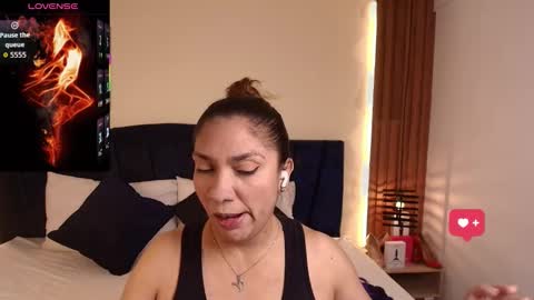 Snapshot of sexyrachel_ chatting on March 17, 11:57 am R A C H E L online show from March 17, 11:57 am