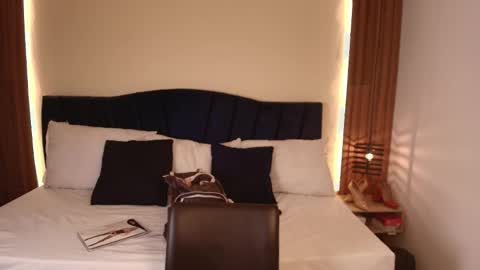 Snapshot of sexyrachel_ chatting on March 26, 12:00 pm R A C H E L online show from March 26, 12:00 pm