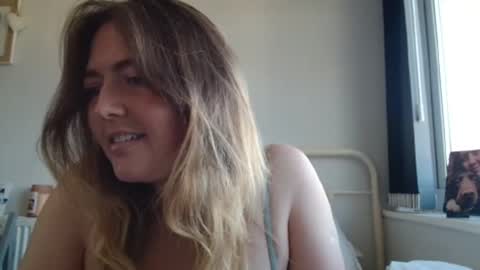 Snapshot of sexyracquelukxx chatting on November 17, 9:26 am sexyracquelukxx online show from November 17, 9:26 am