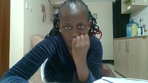 sexyreddebony online show from December 15, 10:04 pm