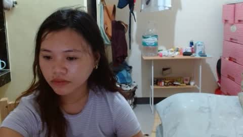 Snapshot of sexyreesebunny chatting on April 1, 2:25 pm Reese online show from April 1, 2:25 pm