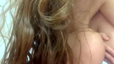 Snapshot of sexysexydream chatting on February 20, 9:48 pm Anya online show from February 20, 9:48 pm