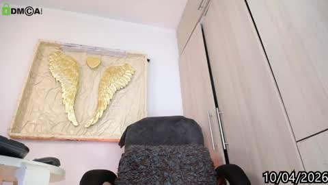    online show from April 10, 6:45 pm