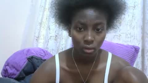 Snapshot of sexytinyy chatting on October 2, 2:07 am maria online show from October 2, 2:07 am