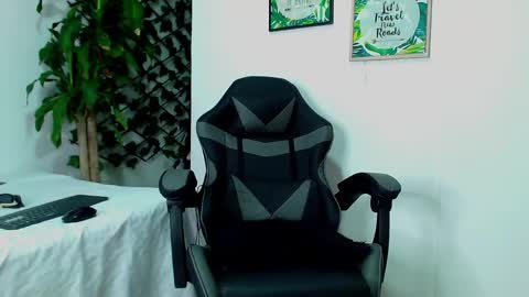 Snapshot of sexytommy_ chatting on May 9, 2:28 am sexytommy_ online show from May 9, 2:28 am
