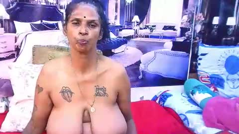 sexyva4u2luv online show from February 5, 10:20 am