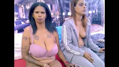 sexyva4u2luv online show from March 3, 7:36 am