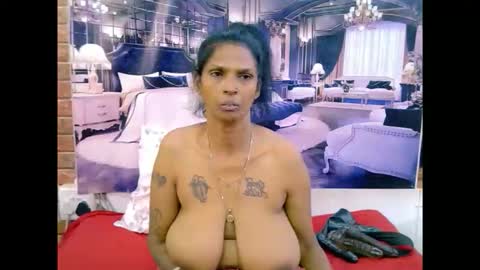 sexyva4u2luv online show from April 7, 7:20 am