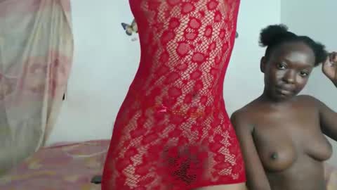 sexyzuriel online show from April 15, 8:20 pm