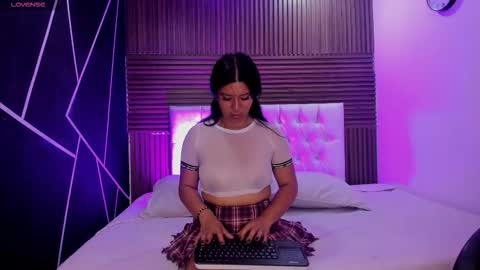 Liz online show from March 18, 11:19 pm