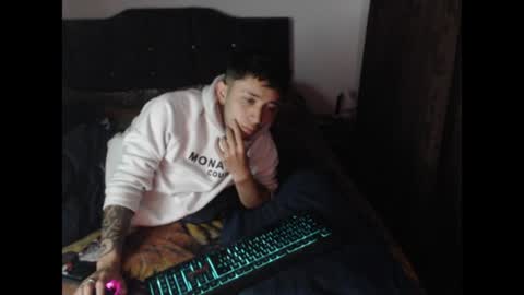 Snapshot of shadow_men_ chatting on July 13, 8:17 am james online show from July 13, 8:17 am