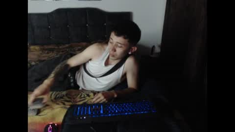 Snapshot of shadow_men_ chatting on July 25, 6:55 am james online show from July 25, 6:55 am