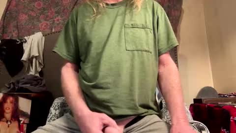 Snapshot of shaggy6954888 chatting on February 25, 6:06 pm shaggy6954888 online show from February 25, 6:06 pm