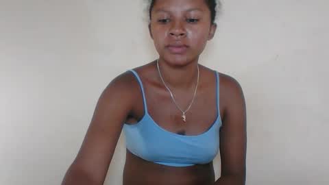 Snapshot of shainnah chatting on November 16, 2:33 pm shainnah online show from November 16, 2:33 pm