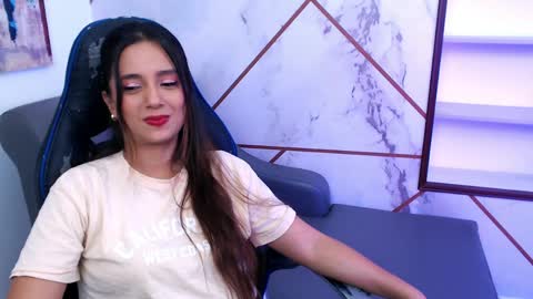 Snapshot of shairajaramillo chatting on April 29, 8:15 pm Shaira online show from April 29, 8:15 pm