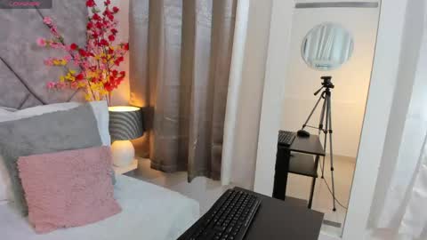 Shanily online show from April 14, 7:31 pm