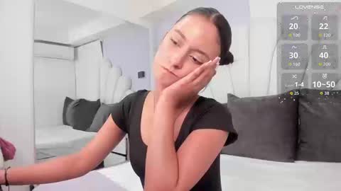 Snapshot of shamara_thomson chatting on September 23, 1:30 am Shamara Thomson online show from September 23, 1:30 am