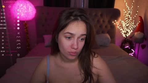 Snapshot of shame_lesss chatting on December 23, 7:28 am Lessi online show from December 23, 7:28 am