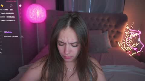 Snapshot of shame_lesss chatting on February 8, 11:44 am Lessi online show from February 8, 11:44 am