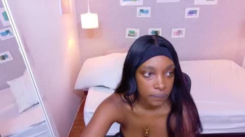 Snapshot of shamira_moore chatting on October 31, 6:20 pm Catalina online show from October 31, 6:20 pm