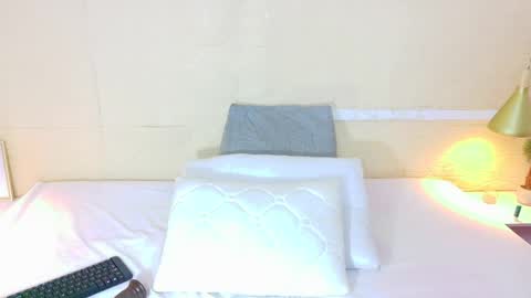 Snapshot of shamira_moore chatting on November 4, 11:37 pm Catalina online show from November 4, 11:37 pm