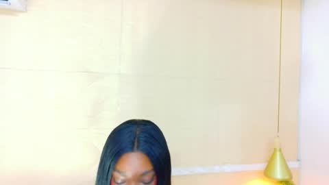 Snapshot of shamira_moore chatting on November 19, 9:15 pm Catalina online show from November 19, 9:15 pm