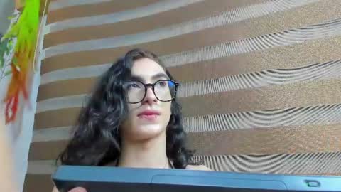 Snapshot of shammy_rosse chatting on June 28, 12:49 am shammy_rosse online show from June 28, 12:49 am