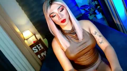 Snapshot of shane_hugexx chatting on November 10, 4:28 pm MISS SHANE online show from November 10, 4:28 pm