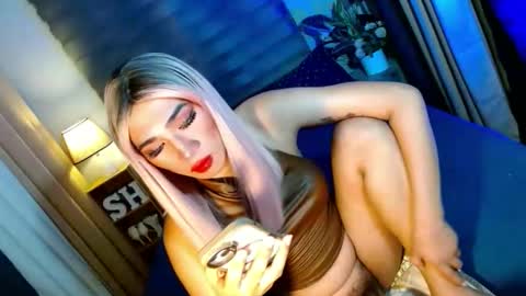 Snapshot of shane_hugexx chatting on November 29, 6:44 pm MISS SHANE online show from November 29, 6:44 pm