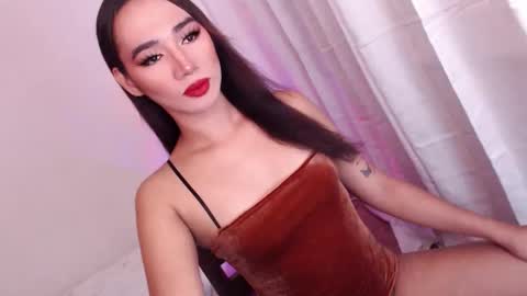 Snapshot of shane_hugexx chatting on February 2, 3:38 am MISS SHANE online show from February 2, 3:38 am