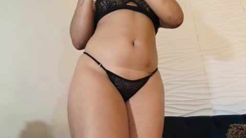Snapshot of shanellblack chatting on October 22, 10:31 pm ShanellBlack online show from October 22, 10:31 pm