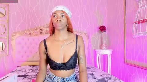 Snapshot of shanelle__ chatting on June 22, 3:42 pm S H A N E L L E online show from June 22, 3:42 pm