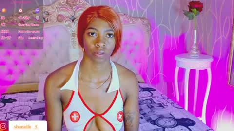 Snapshot of shanelle__ chatting on July 1, 1:34 pm S H A N E L L E online show from July 1, 1:34 pm