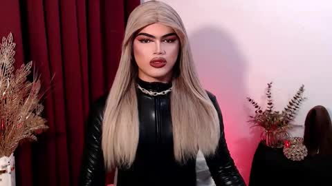 Snapshot of shanex01 chatting on March 9, 11:14 am Shane X online show from March 9, 11:14 am